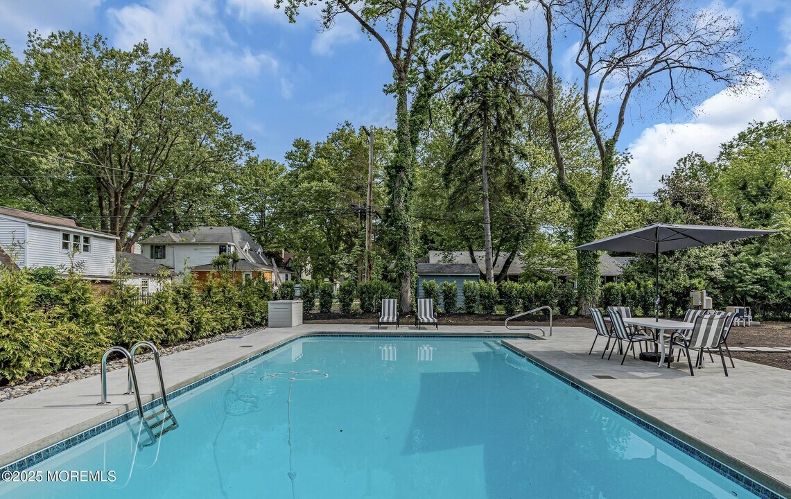 711 Raymere Ave in Interlaken, NJ - Building Photo