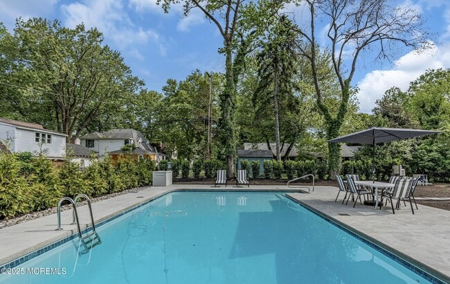 property at 711 Raymere Ave