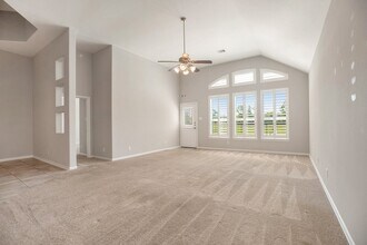 2502 Bay Hill Dr, Unit 19091 in Baytown, TX - Foto de edificio - Building Photo