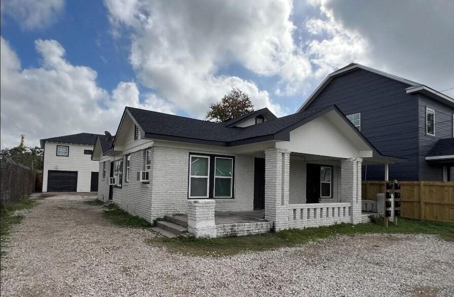 11 Norwood St, Unit 4 in Houston, TX - Building Photo