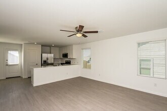 10721 Revolver Dr in Fort Worth, TX - Building Photo - Building Photo