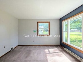 1060 Richard Ave SW in Massillon, OH - Building Photo - Building Photo