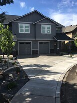 439 NW Princess Ct, Unit #2 in Bend, OR - Building Photo