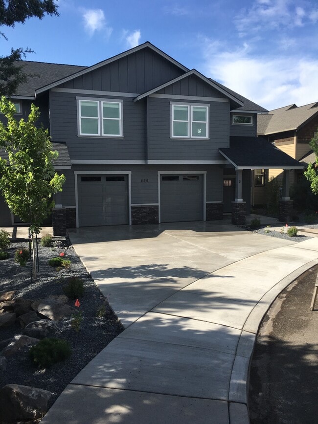 439 NW Princess Ct, Unit #2