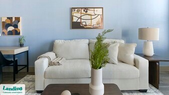 300 Enclave Dr in Conroe, TX - Building Photo