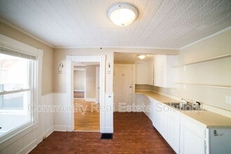 11 Cottage St in Bangor, ME - Building Photo - Building Photo