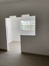 786 NW 75th St in Miami, FL - Foto de edificio - Building Photo