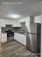 5443 Beach St in New Port Richey, FL - Foto de edificio - Building Photo