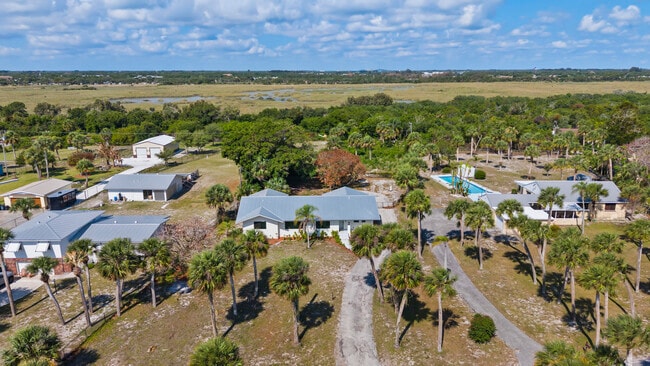 4003 S Indian River Dr