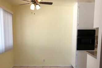 7737 Bright Ave, Unit D in Whittier, CA - Foto de edificio - Building Photo