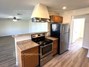 1802 W Oraibi Dr in Phoenix, AZ - Building Photo - Building Photo