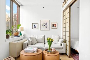 520 West 23rd Street in New York, NY - Building Photo