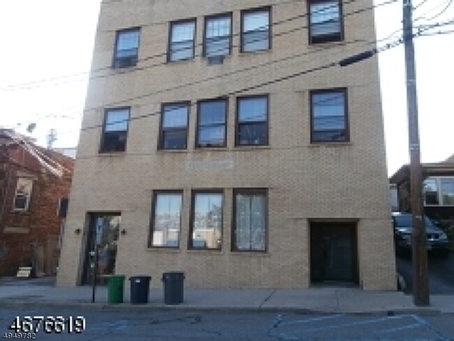 110 Cornelia St-Unit -2 in Boonton, NJ - Foto de edificio - Building Photo