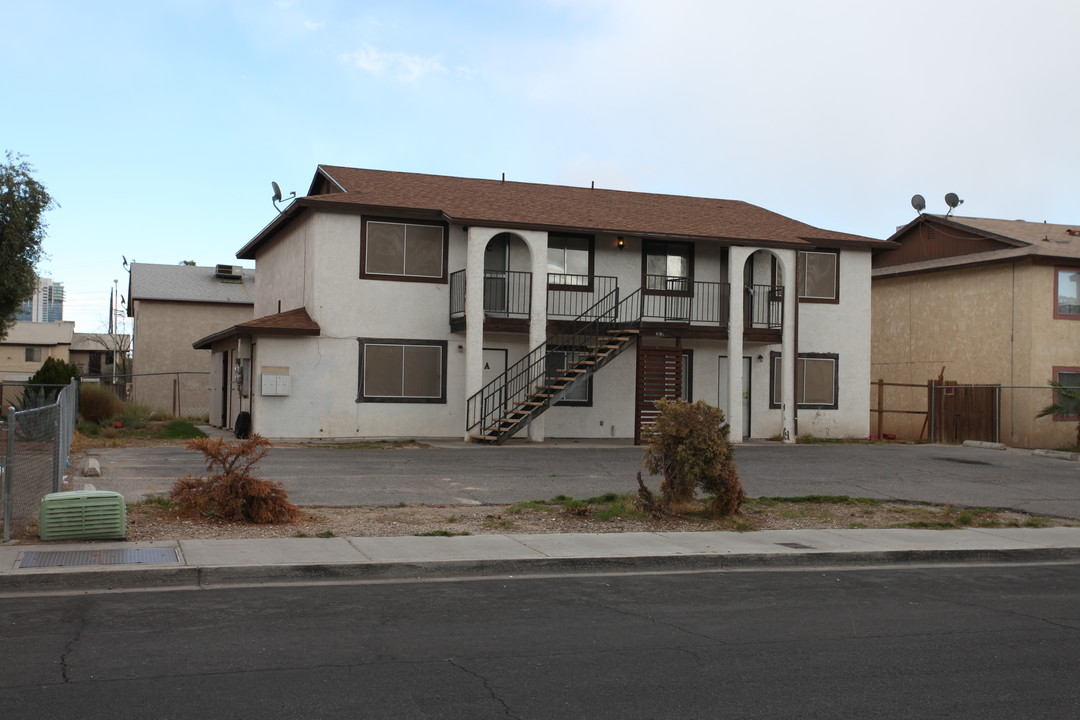 Zavala Commons in Las Vegas, NV - Building Photo