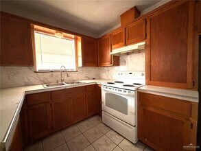 2210 Elisa Ln in Edinburg, TX - Building Photo - Building Photo