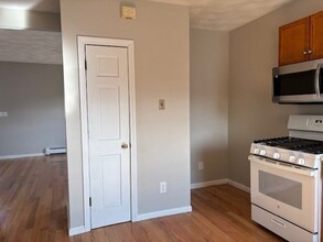 6 Border St, Unit #6 in Woburn, MA - Building Photo - Building Photo