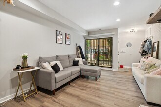 534 W Eugenie St in Chicago, IL - Building Photo - Building Photo