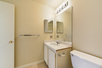 Westridge Estates C in Edmonton, AB - Building Photo - Building Photo