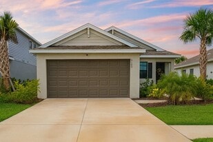 9100 Tequila Sunrise Dr in Sarasota, FL - Building Photo