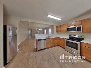 8027 Abbotts Pointe in San Antonio, TX - Building Photo - Building Photo