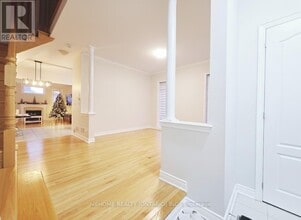 185 Paradelle Dr in Richmond Hill, ON - Building Photo - Building Photo