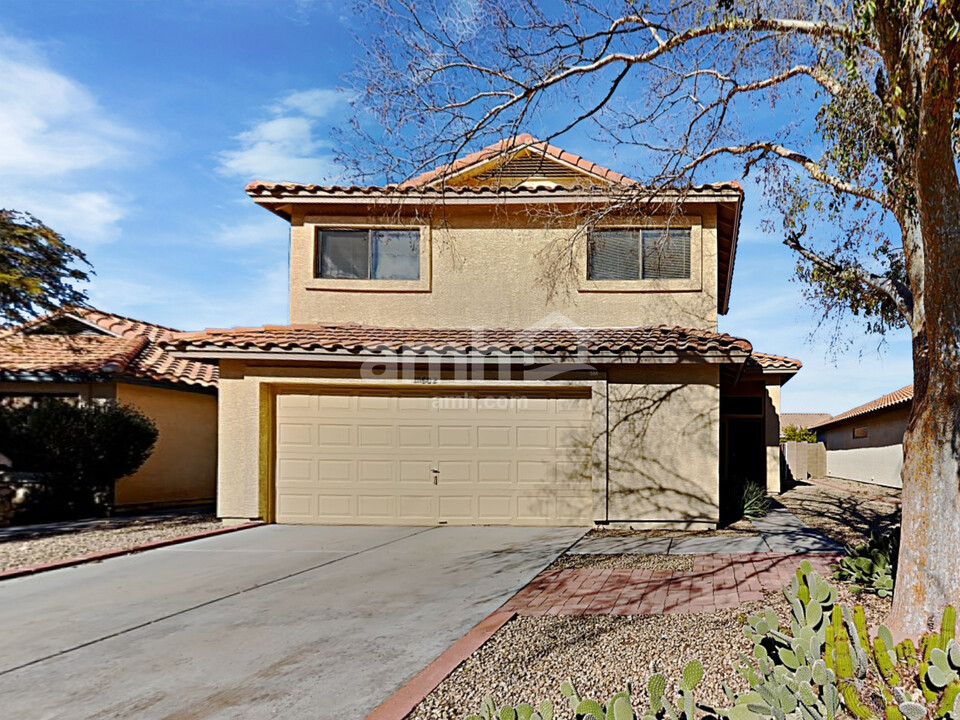 11602 W Sage Dr in Avondale, AZ - Building Photo