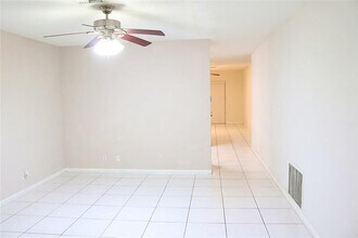 11200 NW 39th St in Coral Springs, FL - Building Photo - Building Photo