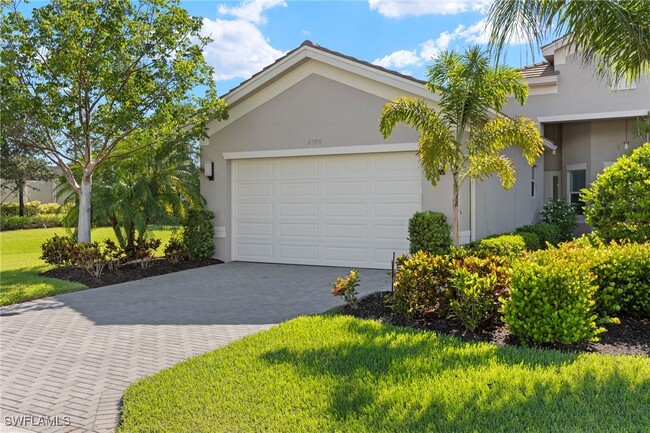 28401 Abruzzo Dr in Bonita Springs, FL - Building Photo - Building Photo