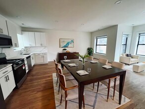 652 W Gordon Ter, Unit 1E in Chicago, IL - Foto de edificio - Building Photo
