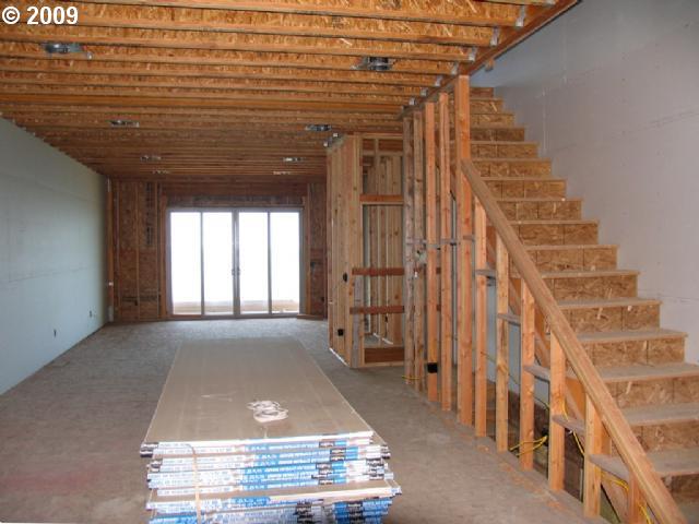 Water Front Townhomes in Coos Bay, OR - Foto de edificio - Building Photo