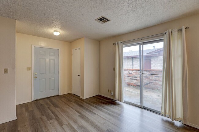 104 Crystal Cir in Norman, OK - Building Photo - Building Photo