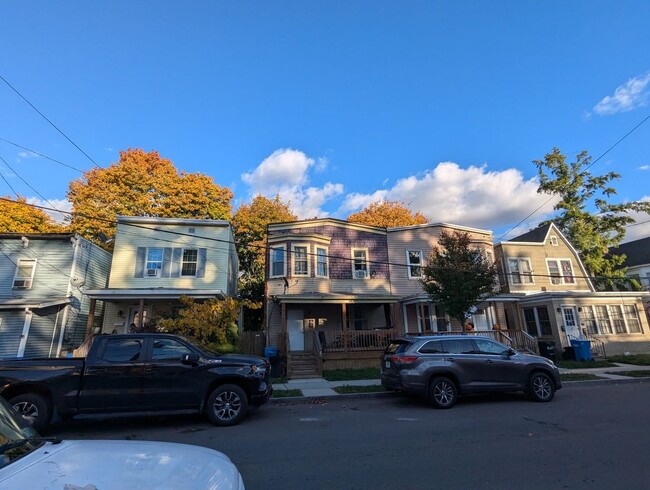 11 Jeanette St in Albany, NY - Building Photo - Building Photo