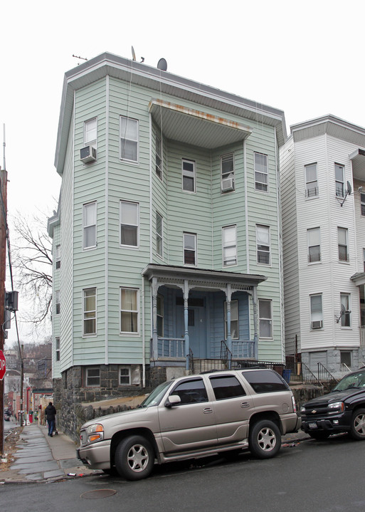 30 Caroline Ave in Yonkers, NY - Building Photo