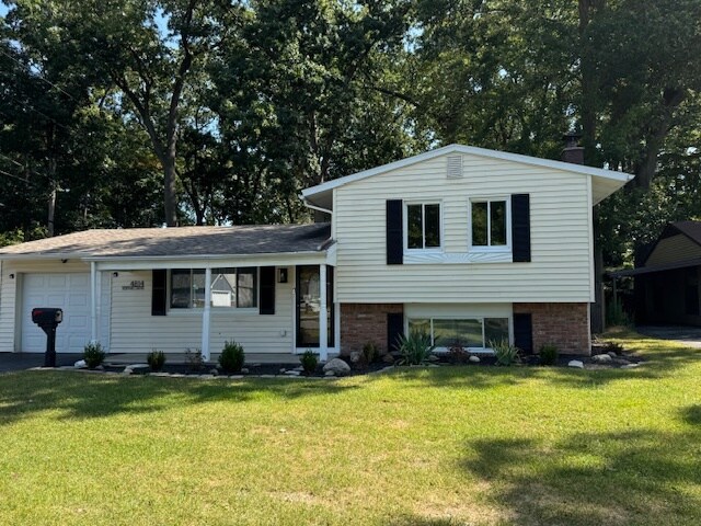 4814 N McCord Rd in Sylvania, OH - Building Photo