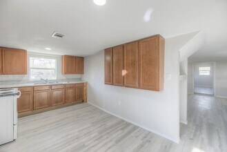 328 W Sherwood Dr in Livingston, TX - Building Photo - Building Photo