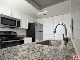 1930 W College Ave in San Bernardino, CA - Building Photo