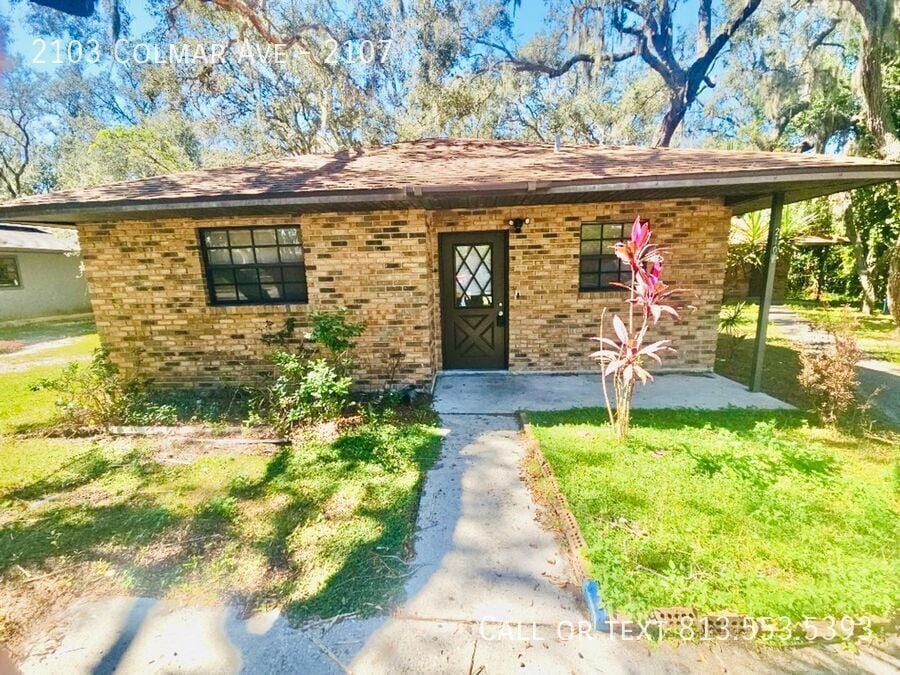 2103 Colmar Ave in Sebring, FL - Building Photo