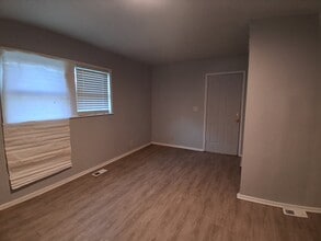 804 Knollcrest Dr in Danville, IL - Building Photo - Building Photo