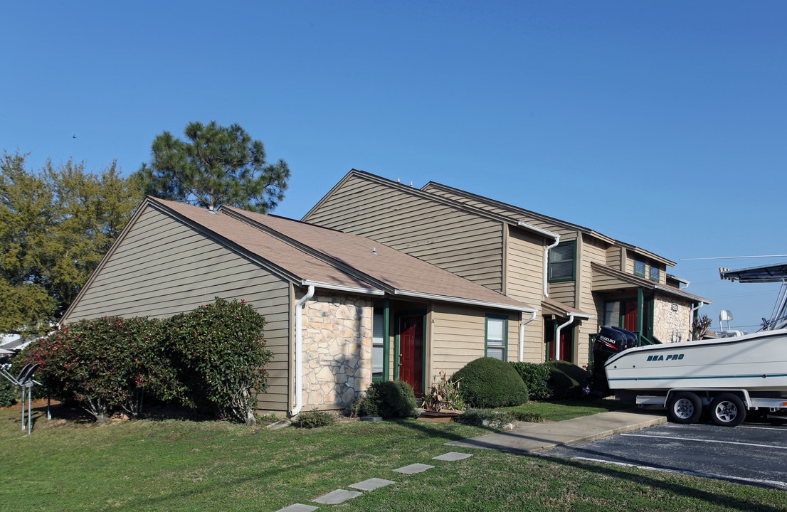 1285 College Pky in Gulf Breeze, FL - Foto de edificio