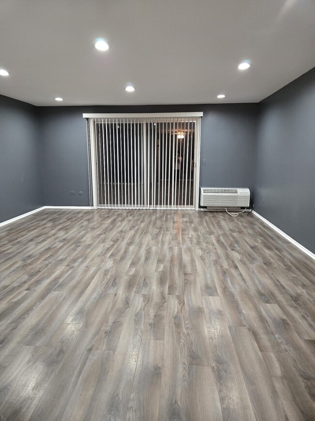 property at 19 Palatine E Rd