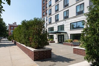 The Shelton in Brooklyn, NY - Building Photo - Building Photo