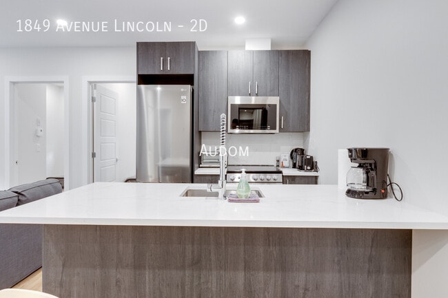 property at 1849 Av. Lincoln