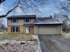 8800 Hillside Trail S in Cottage Grove, MN - Building Photo