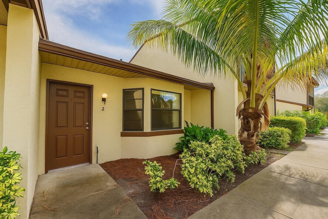 1244 N Haverhill Rd in Haverhill, FL - Building Photo