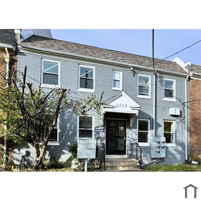 property at 1712 R St SE
