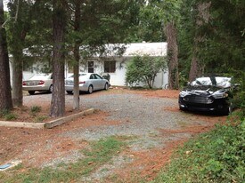 112 Purefoy Rd in Chapel Hill, NC - Building Photo