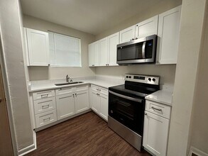 3049 Post St in Jacksonville, FL - Building Photo - Building Photo