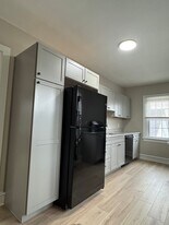 2232 Mount Carmel Ave in Glenside, PA - Building Photo