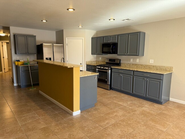 1029 Granite Ash Ave in North Las Vegas, NV - Building Photo - Building Photo