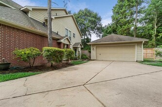90 S Magnolia Pond Pl in Spring, TX - Foto de edificio - Building Photo
